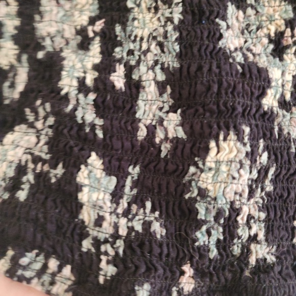 Floral Ruched Top - Picture 3 of 3